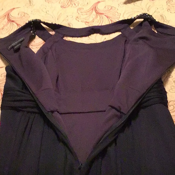 Ladies formal dress - Picture 8 of 9